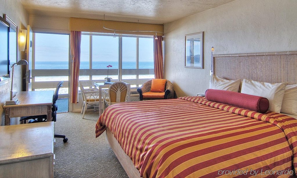 Фото Отель Monterey Beach
