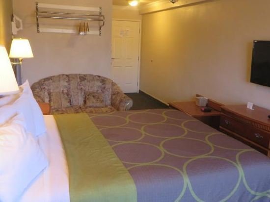 Фото Super 8 by Wyndham Hollywood LA Area