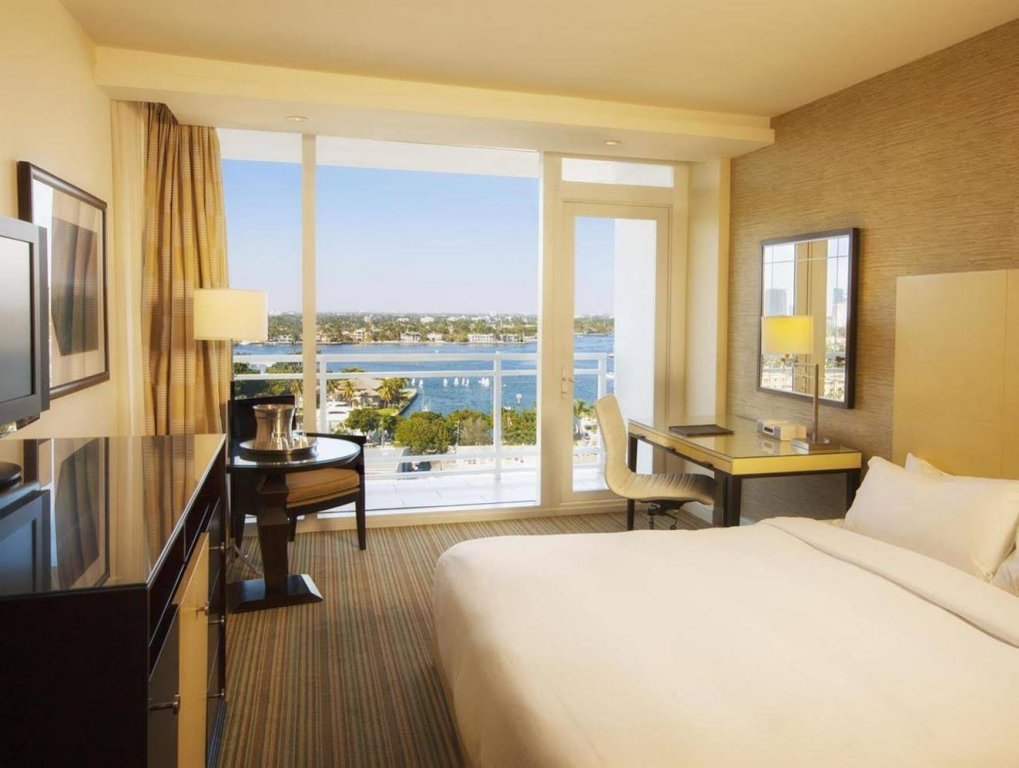 Фото Hilton Fort Lauderdale Marina