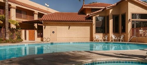 Гостиница Best Western Diamond Bar Hotel & Suites в Помоне