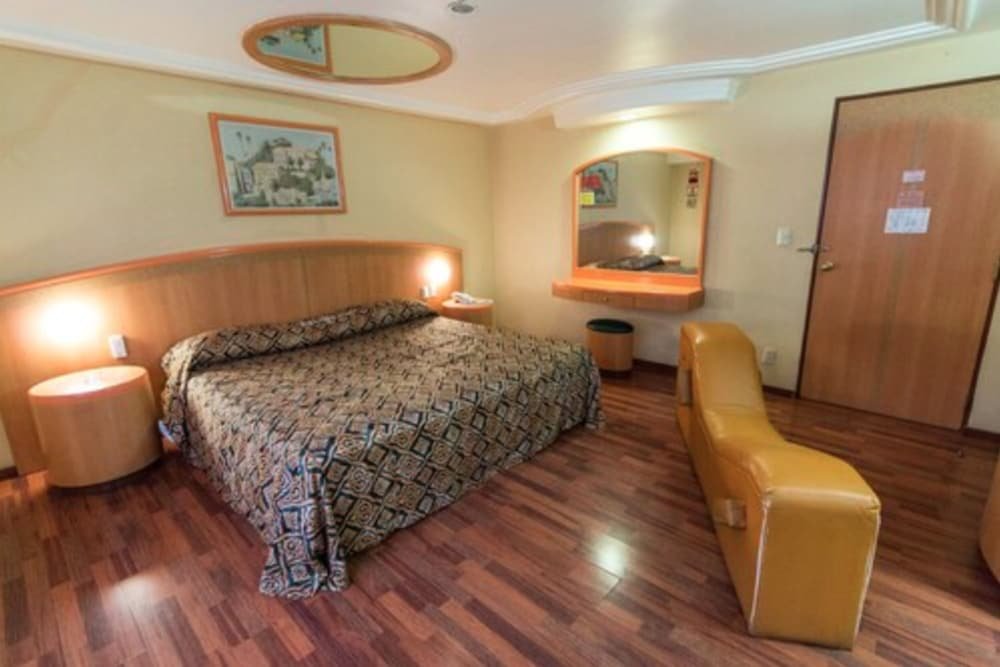 Фото Best Western Bayou Inn & Suites