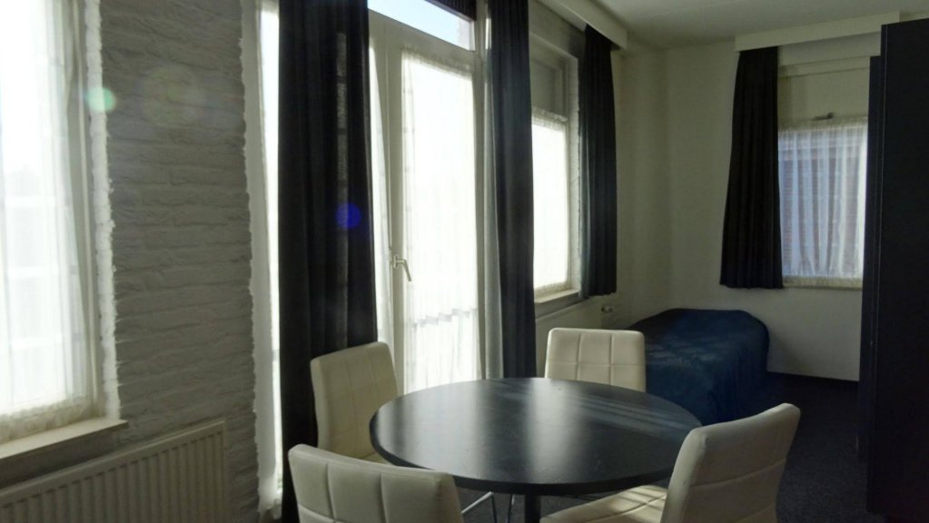 Фото Hotel Café Restaurant De Posthoorn