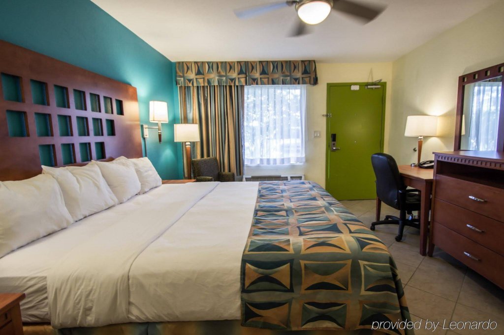 Фото Rodeway Inn & Suites Fort Lauderdale Airport & Cruise Port