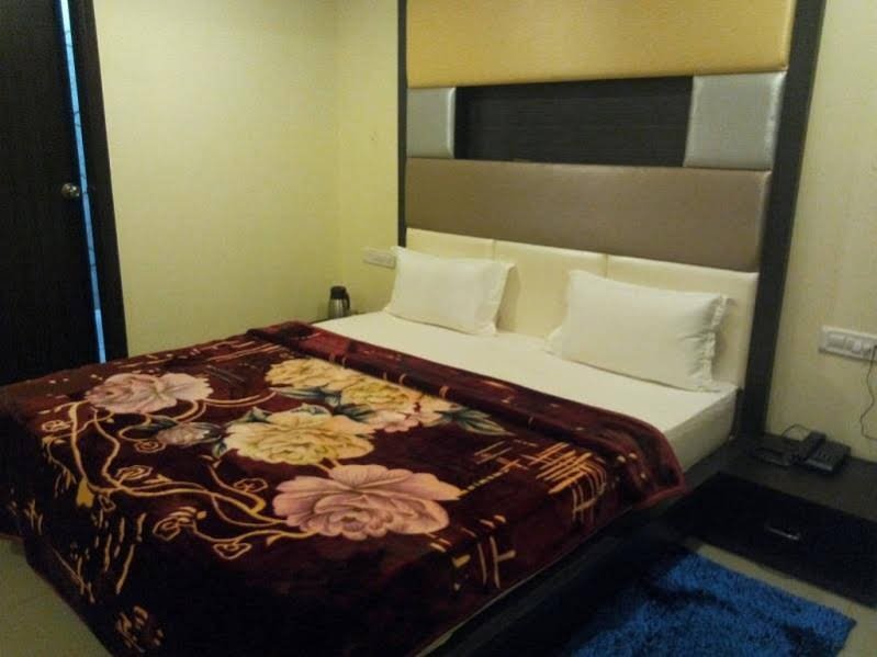 Фото Oyo 3971 Hotel Tip Top