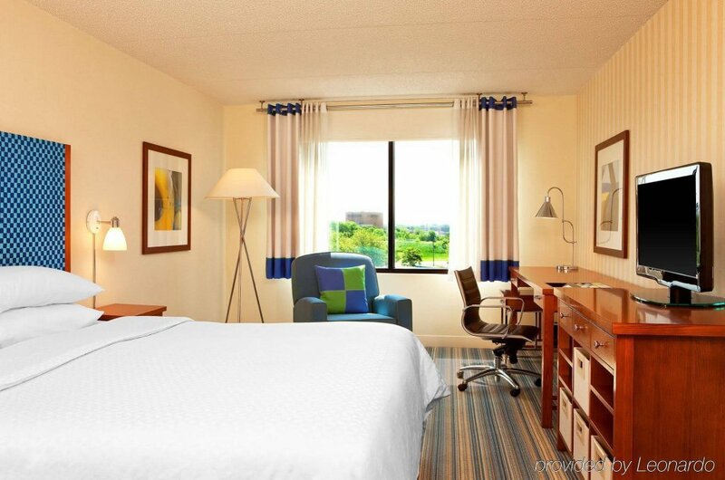 Гостиница Four Points by Sheraton Philadelphia Airport