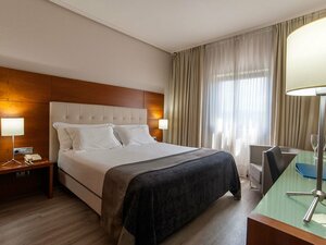 Гостиница Отель Silken Amara Plaza