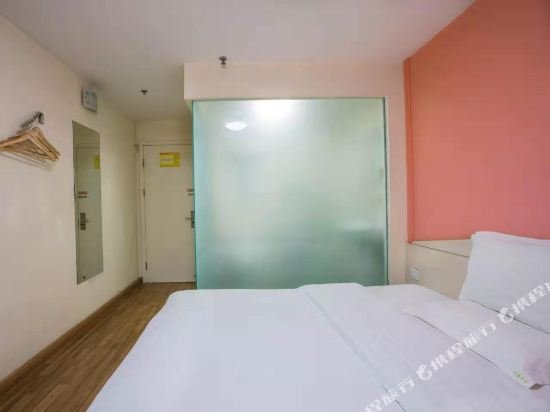 Фото 7 Days Inn Huaqiangbei Subway Station