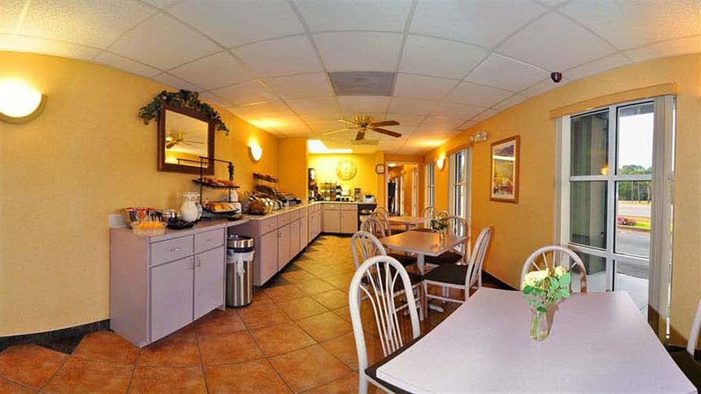 Фото Comfort Inn & Suites