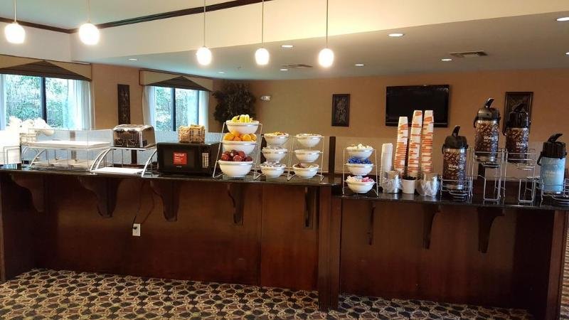 Фото Comfort Suites Mobile