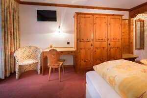 Adonis (Zermatt, Luchernstrasse, 31), hotel