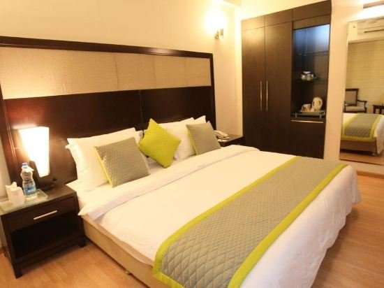 Фото Emblem Hotel, New Friends Colony, New Delhi