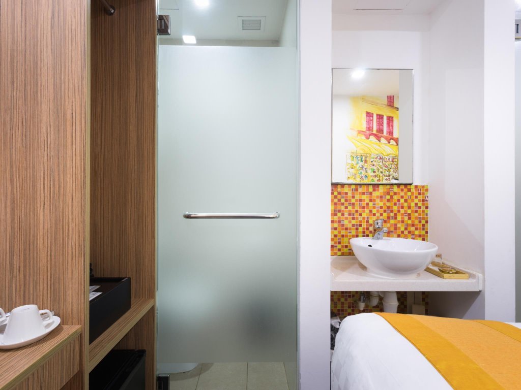 Фото Hotel Clover The Arts