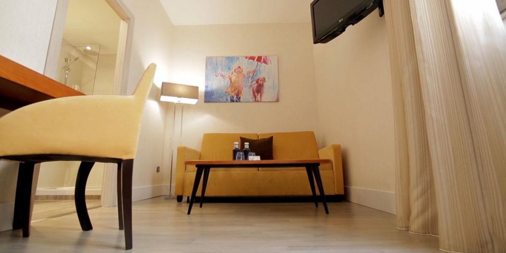 Фото Hotel Puerta de Toledo