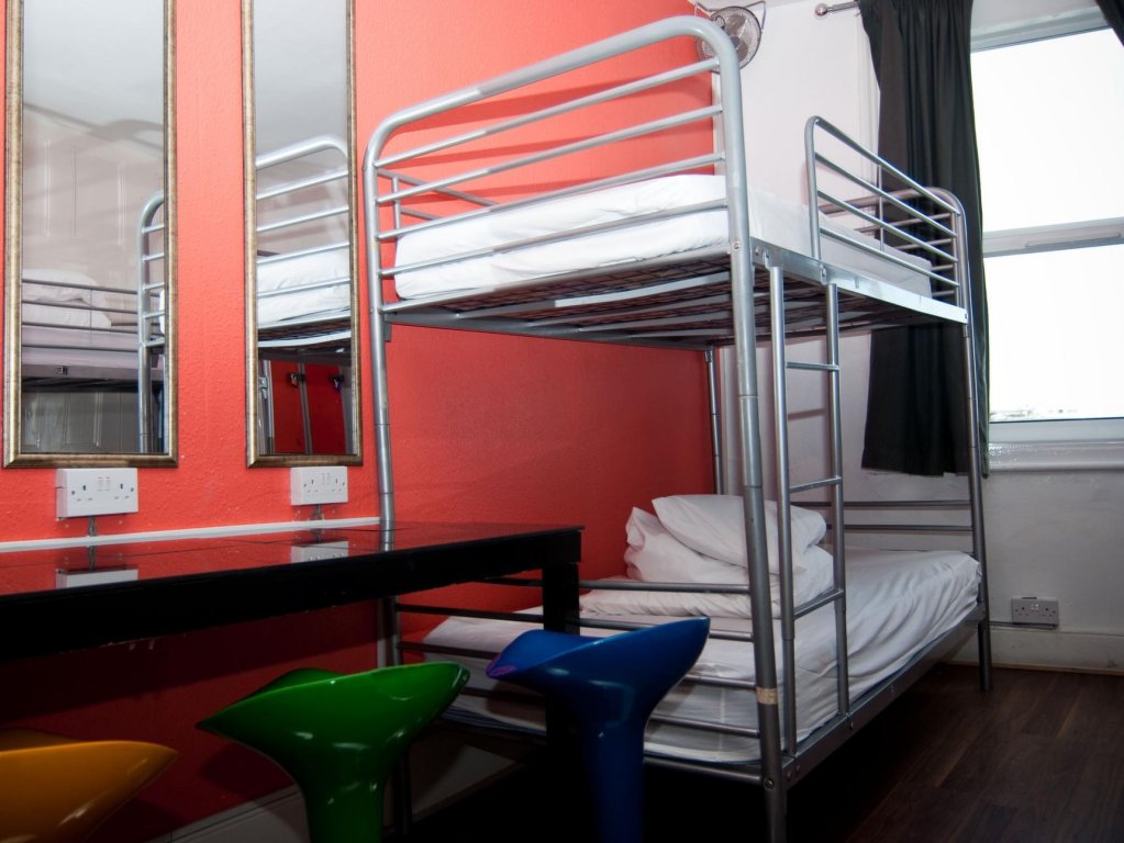 Фото Book a Bed Hostels