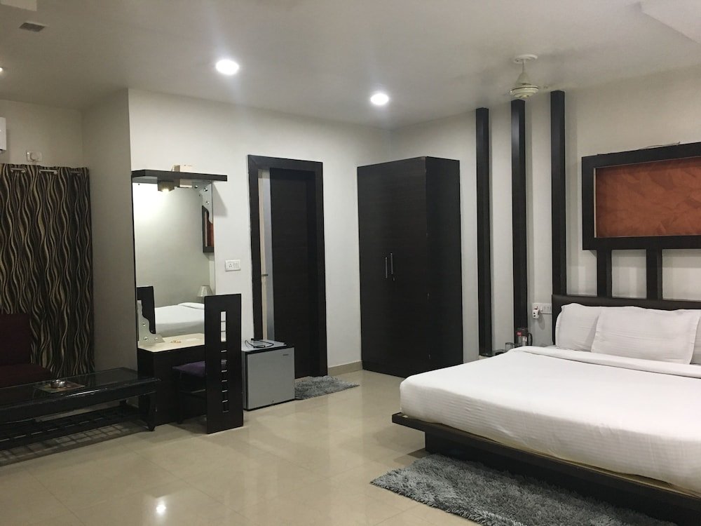 Фото Hotel Bundelkhand Pride