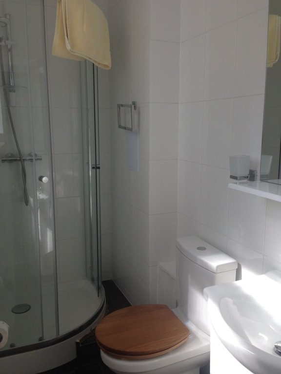 Фото The Glastonbury Hotel