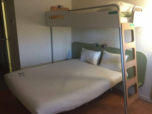 Гостиница Ibis budget Marne la Vallee Pontault Combault в Озуар-ла-Феррьер