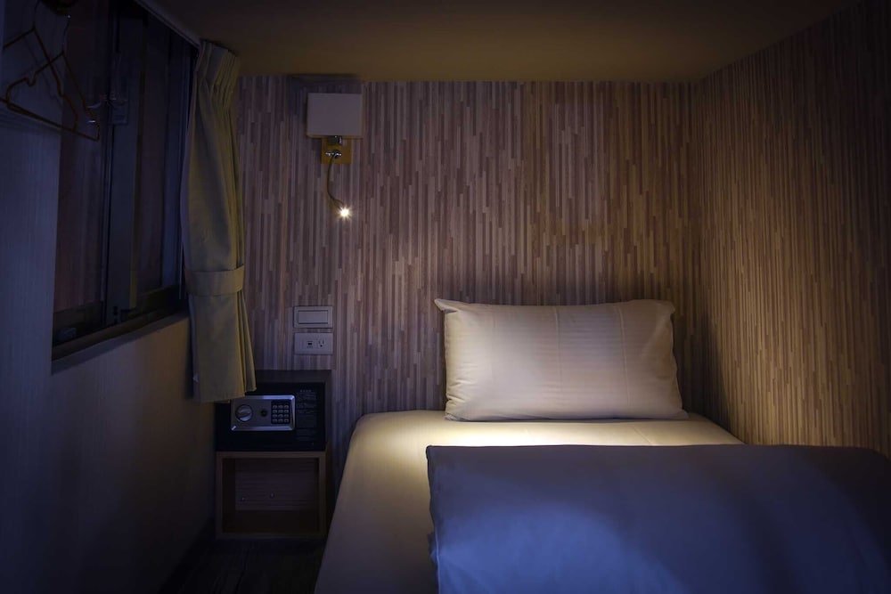 Фото Old Door Hostel & Bar