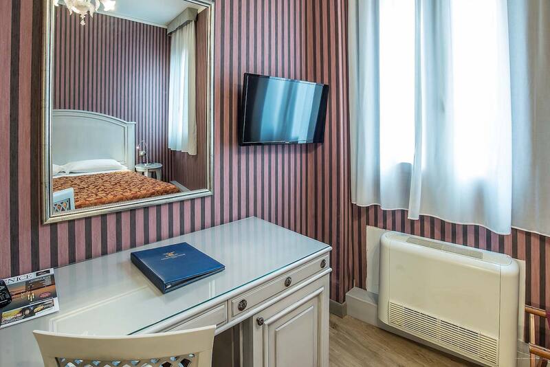 Фото Hotel La Fenice Et Des Artistes