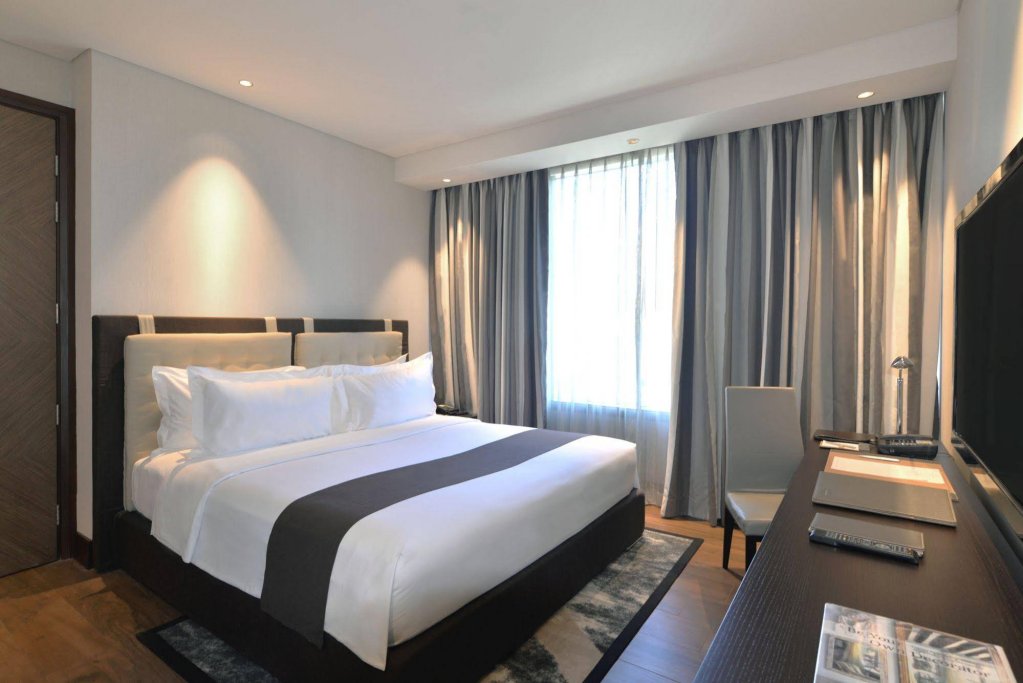 Фото Makati Diamond Residences