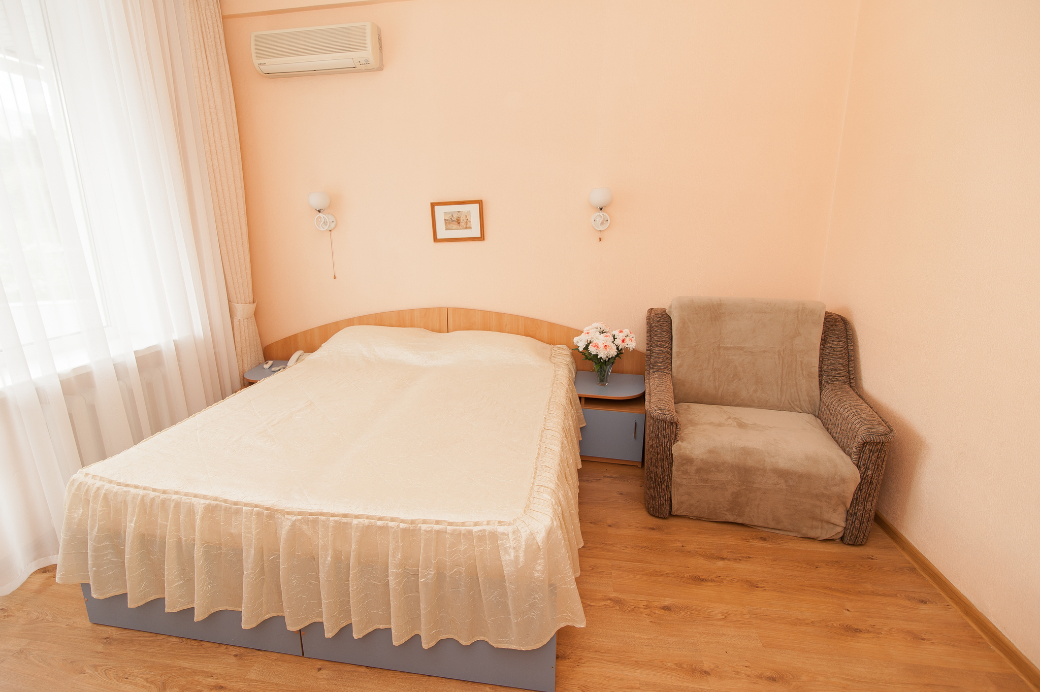 Фото отеля 2