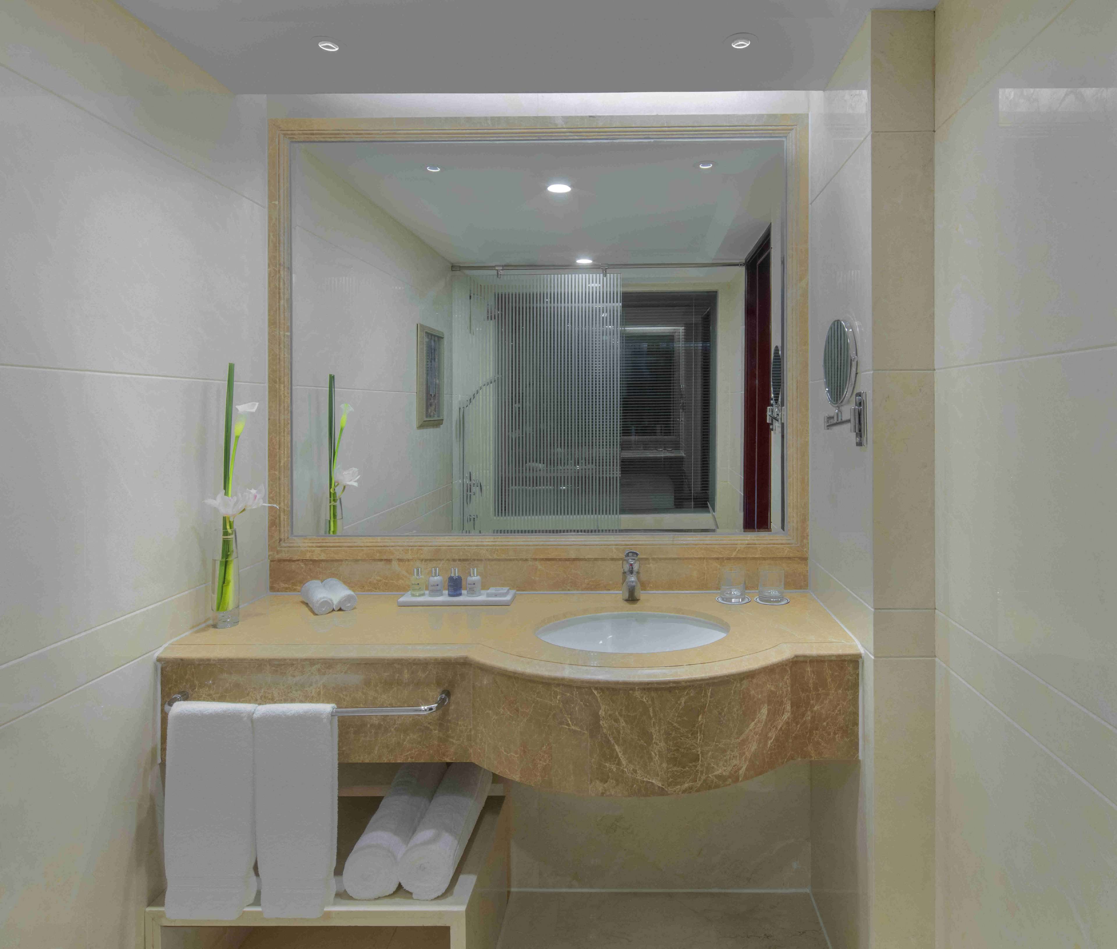 Фото Radisson Blu New World Hotel Shanghai