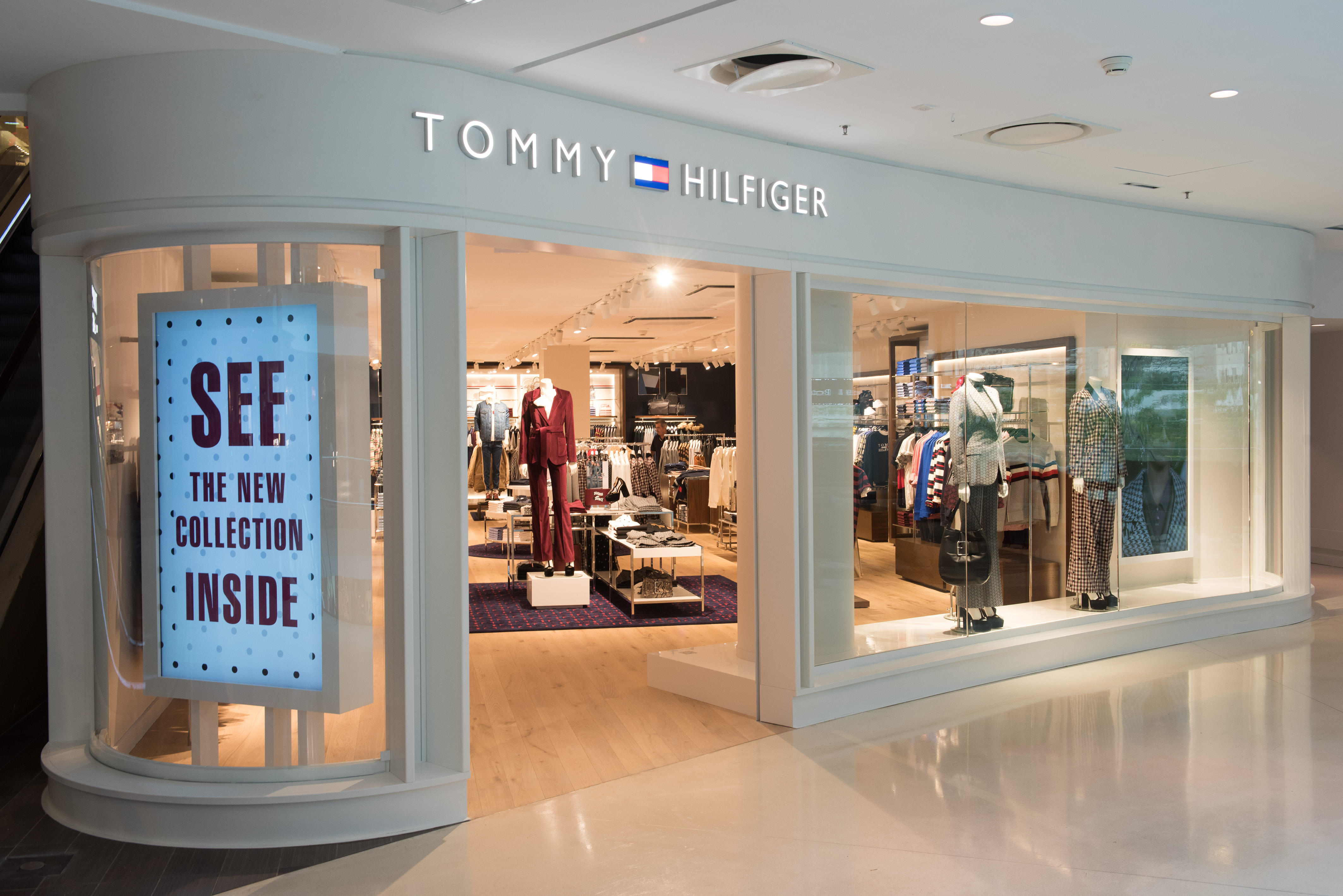 TOMMY HILFIGER FACTORY OUTLET SHOPPING