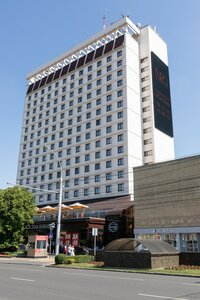 Kontinent (Dzerzhinskogo Street, 114), hotel