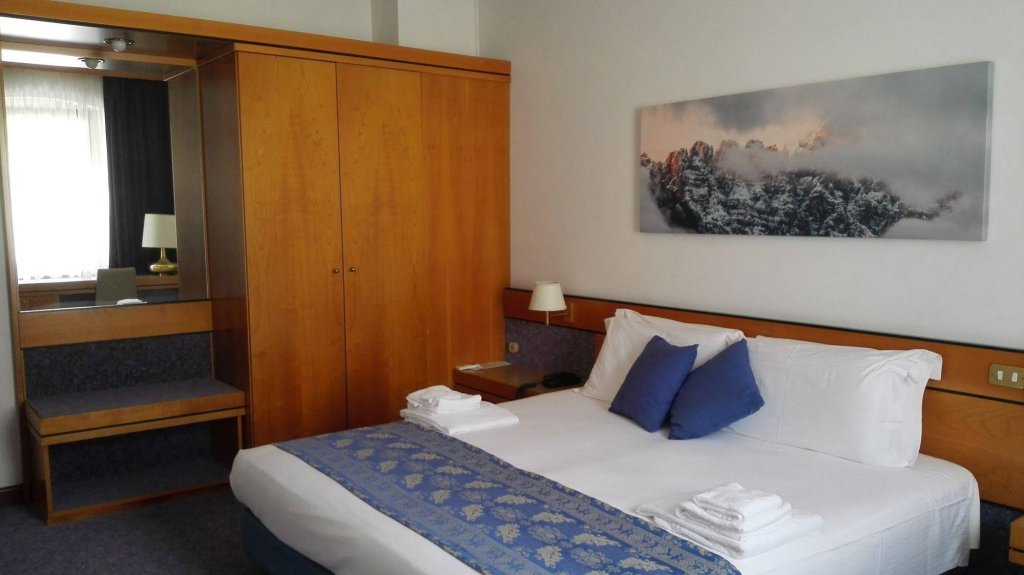 Фото Albergo Delle Alpi