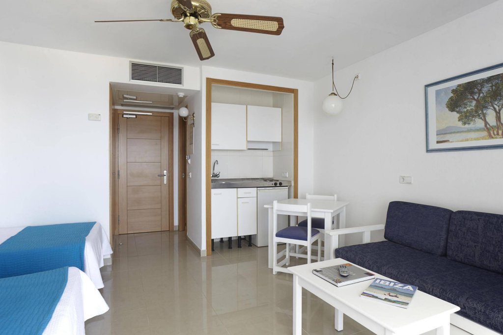 Фото Nereida Aparthotel