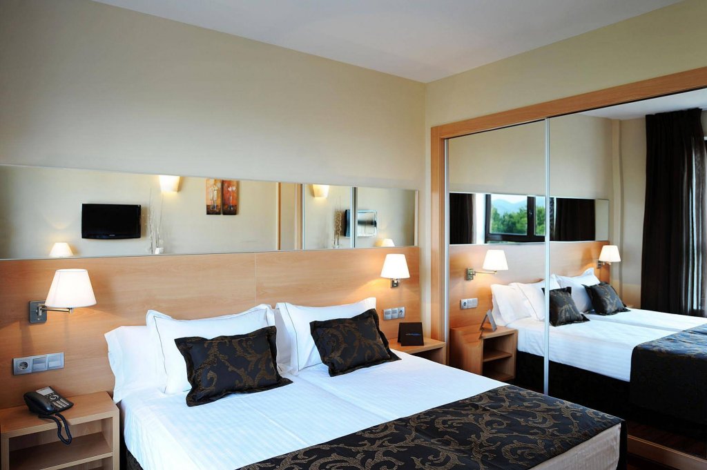 Фото Hotel Desitges