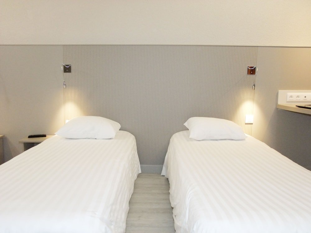 Фото Brit Hotel Lille Centre