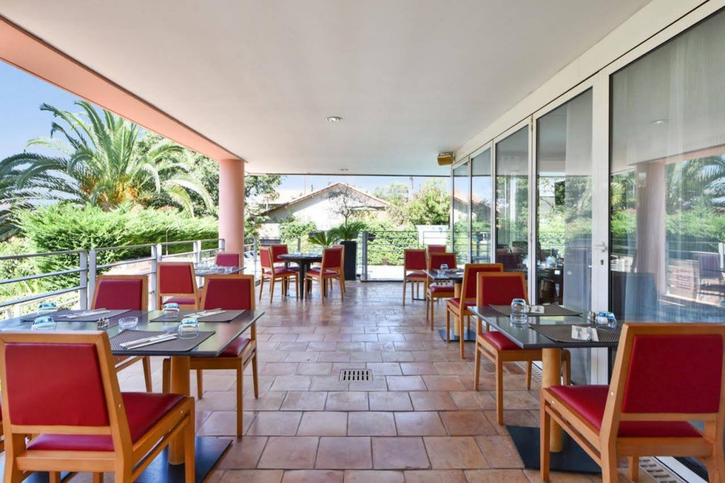 Фото Zenitude Hôtel-Résidences Le Cannet