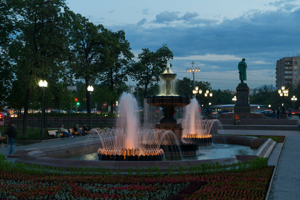 Площадь пушкина