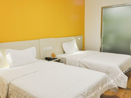 Фото 7 Days Inn Chifeng Passenger Terminal Branch