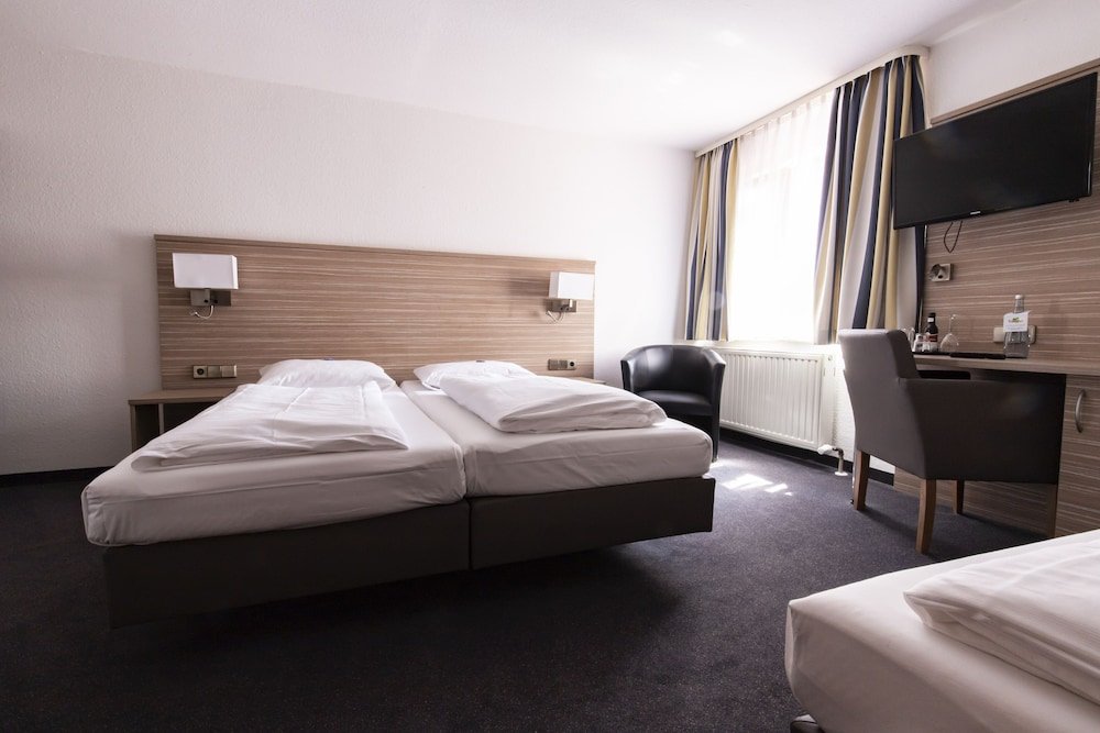 Фото Hotel Bär Sinsheim