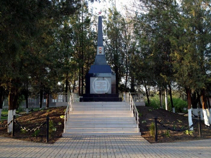 Monument, memorial Братская могила советских воинов и партизан, Republic of Crimea, photo