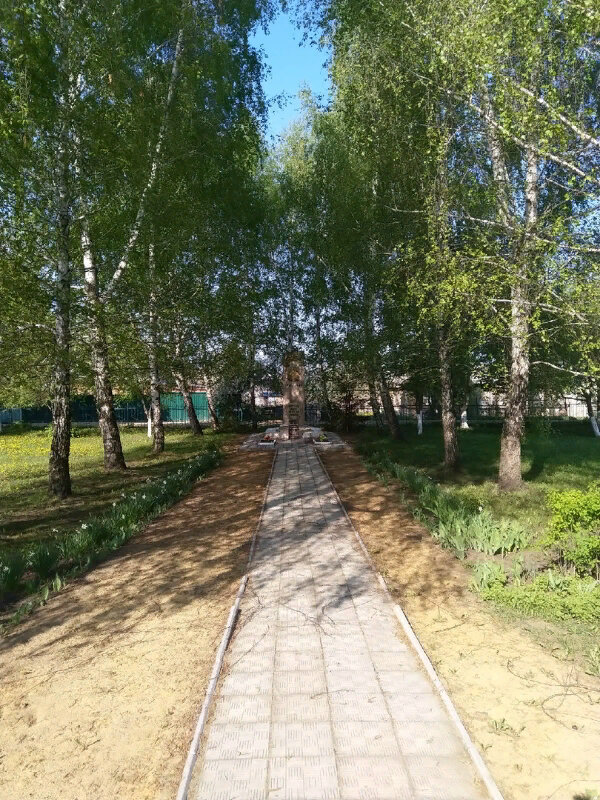 Monument, memorial Братская могила казненного фашистами партизана К. Талатынова и его отца, Oryol Oblast, photo