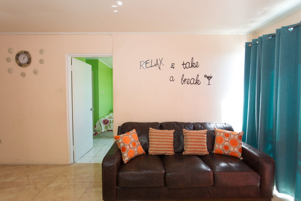 Фото New Kingston Luxury Apt The Bromptons