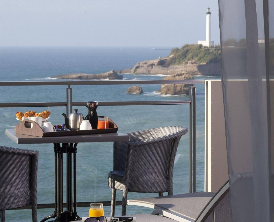 Фото Hotel Le Café de Paris