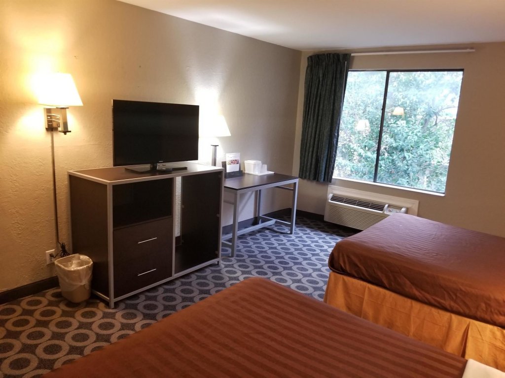 Фото SureStay Hotel by Best Western San Antonio Northeast