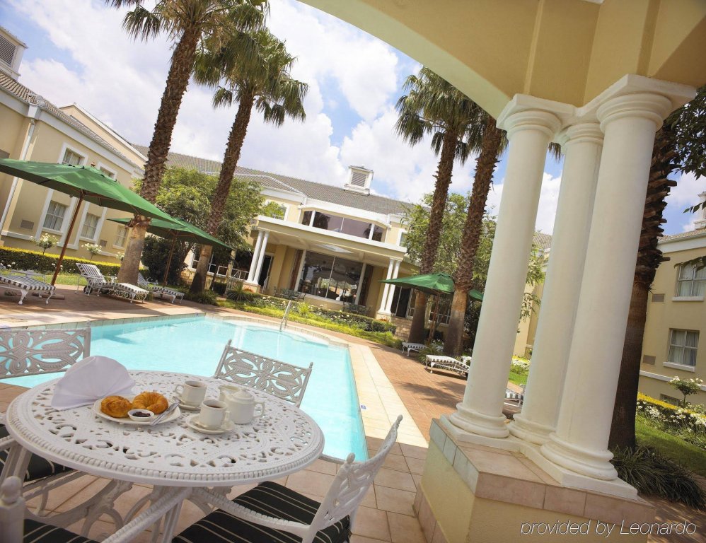 Фото Garden Court Morningside Sandton