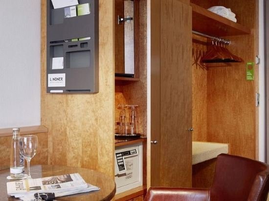 Фото Lindner Hotel Airport