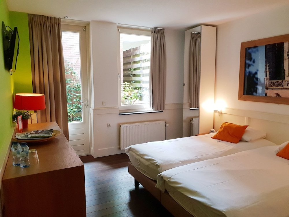 Фото Long John’s Hotel