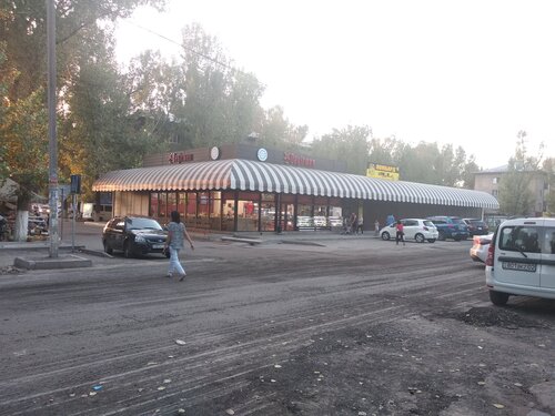 Үлкен әйелдер жамбастары бар порно