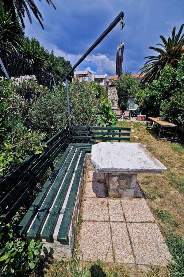 Фото Garden Apartment Hotel