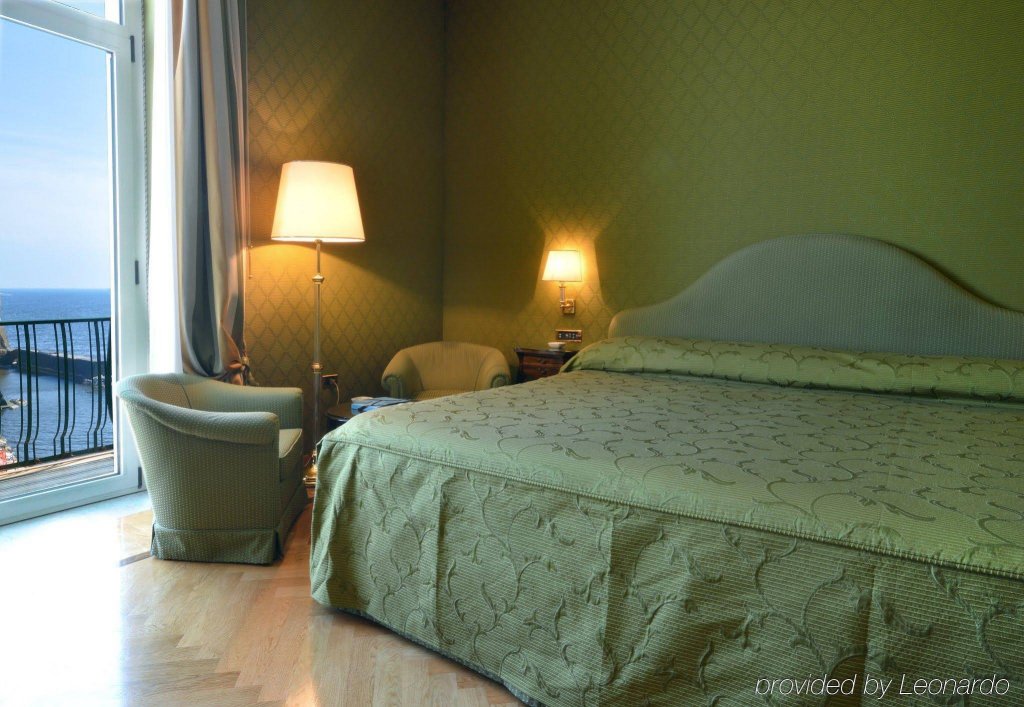 Фото Grand Hotel Vesuvio