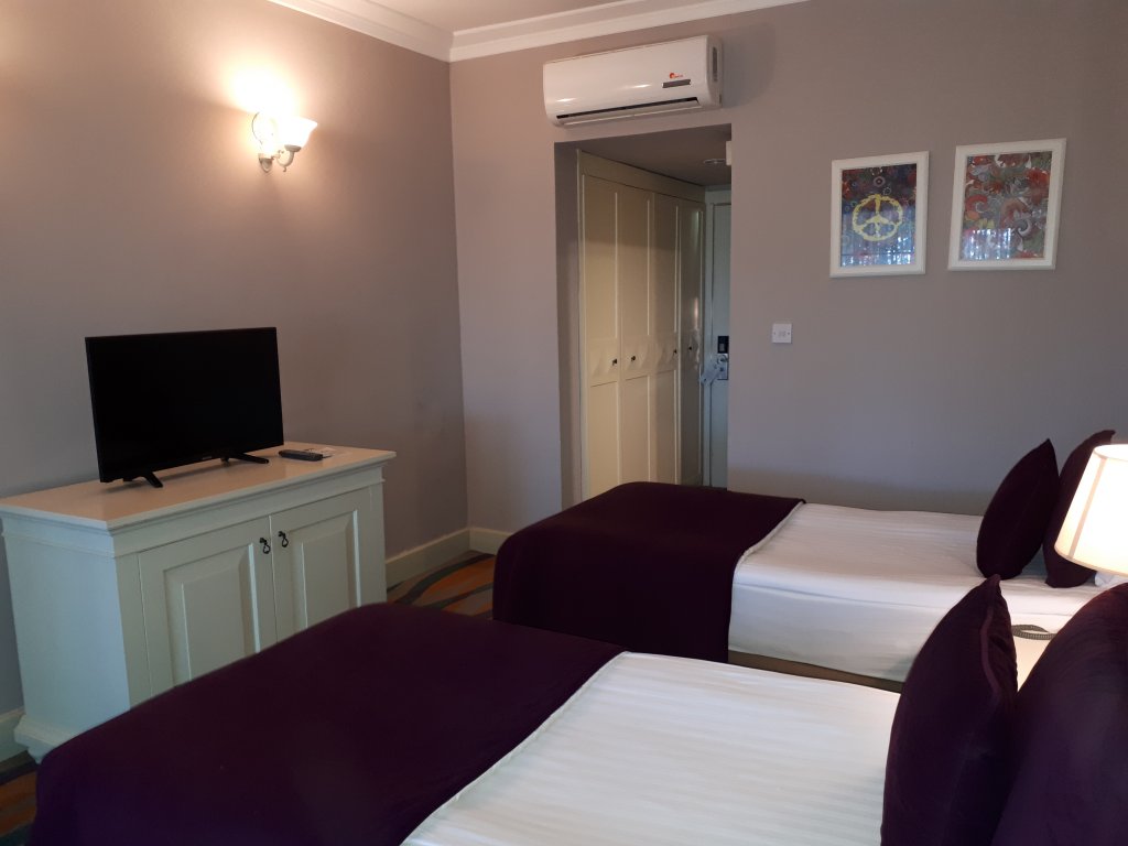 Фото Bellapais Monastery Village