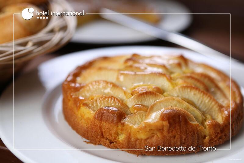 Фото International