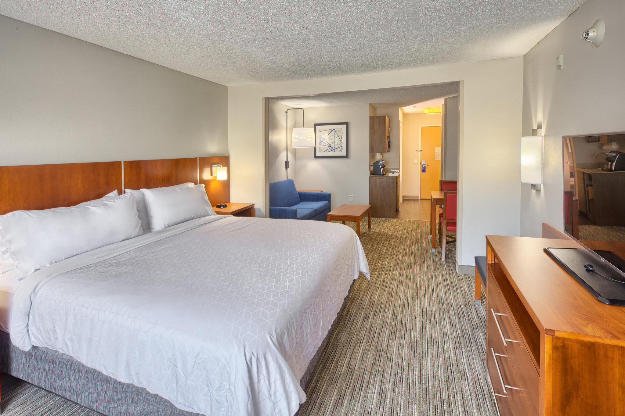 Фото Holiday Inn Express Hotel & Suites Raleigh-Wakefield, an Ihg Hotel